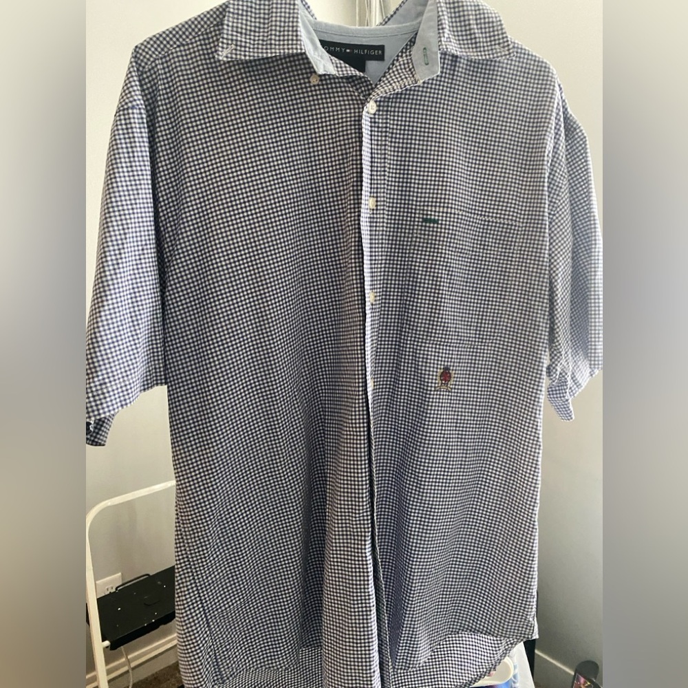 2 Tommy Hilfiger Golf Shirts Men's Medium Short Sleeve Button Up